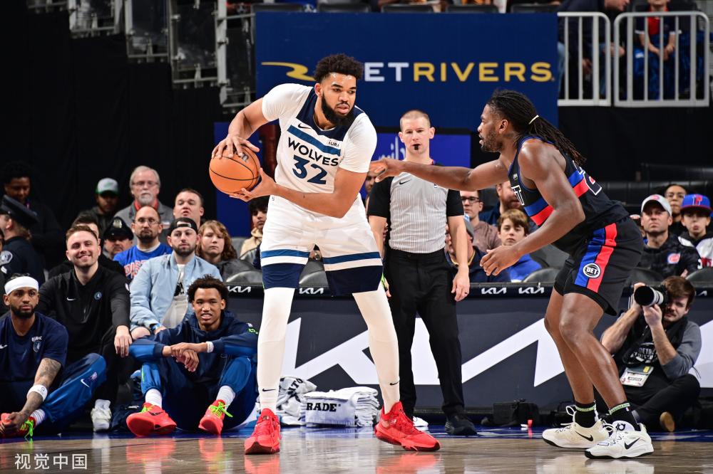 亚历山大 亚历山大